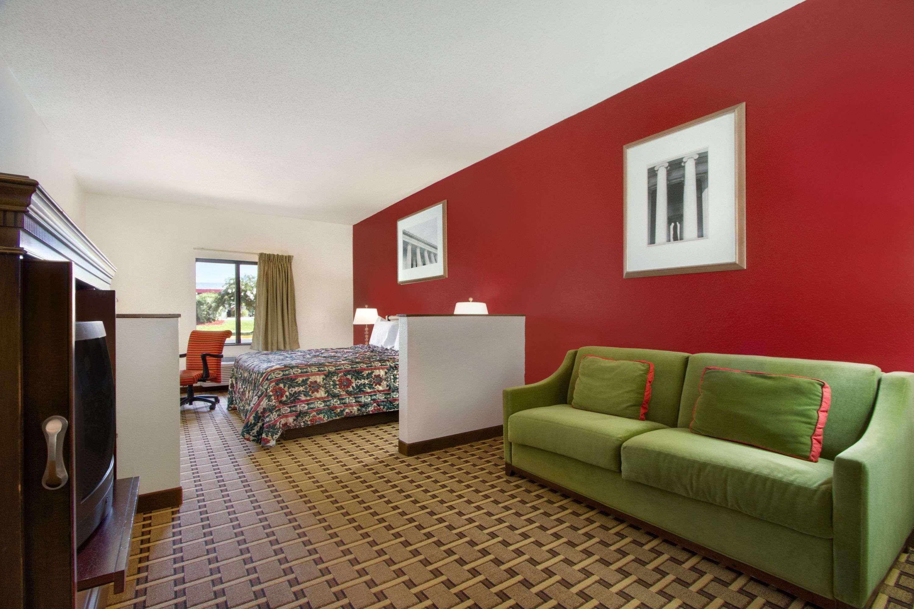 Days Inn By Wyndham Mauldin/Greenville Extérieur photo