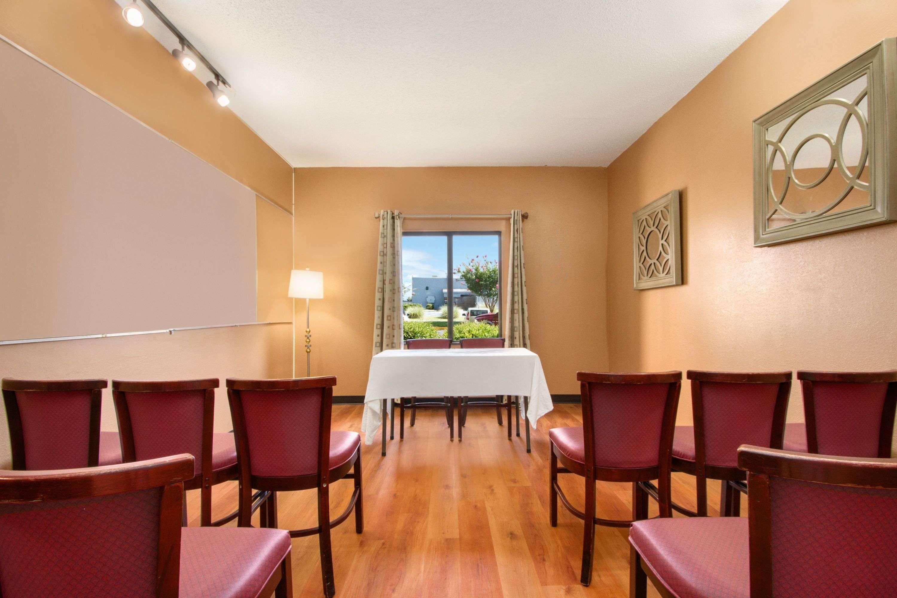 Days Inn By Wyndham Mauldin/Greenville Extérieur photo