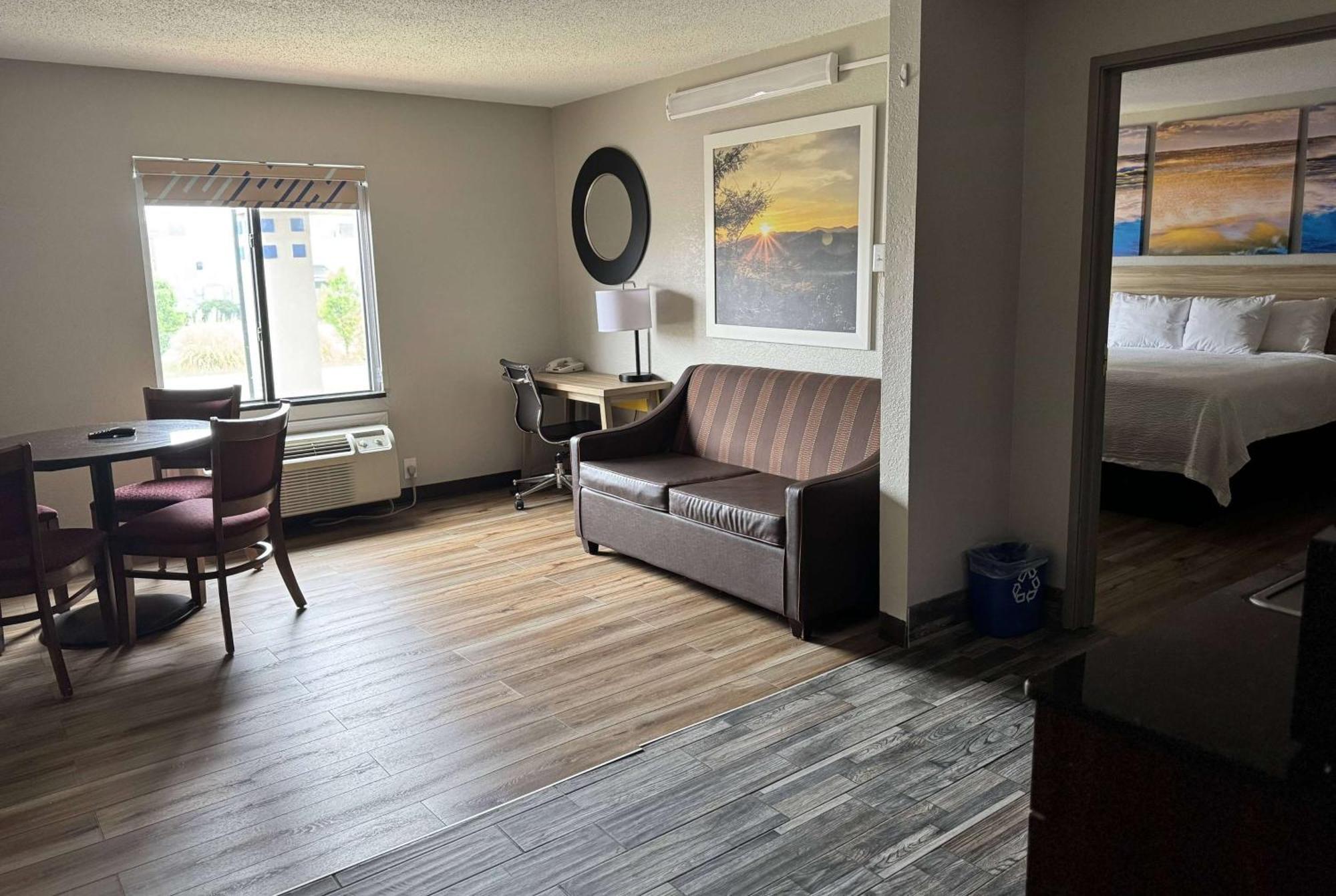 Days Inn By Wyndham Mauldin/Greenville Extérieur photo